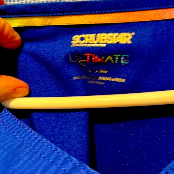 Scrubs Tops size 2x royal blue women’s Scrubs - Picture 11 of 11